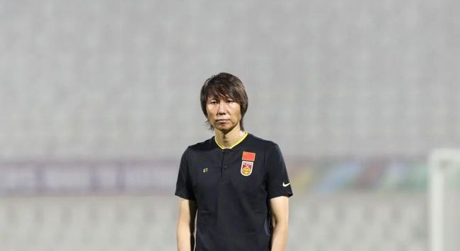 在野外被男人躁了一夜电影